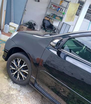 TOYOTA ETIOS 1.5 PLATINUM SEDAN 16V FLEX 4P AUTOMÁTICO